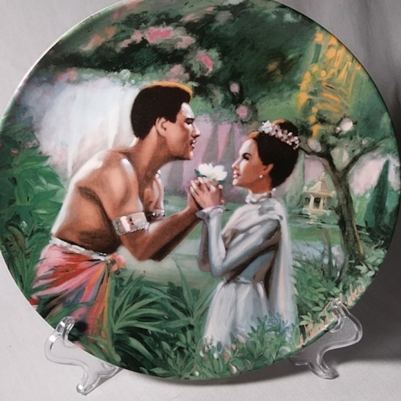 Knowles China Plate "We Kiss in a Shadow" Plate - Picture 1 of 11